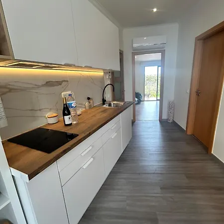 Fernandes Holidays *